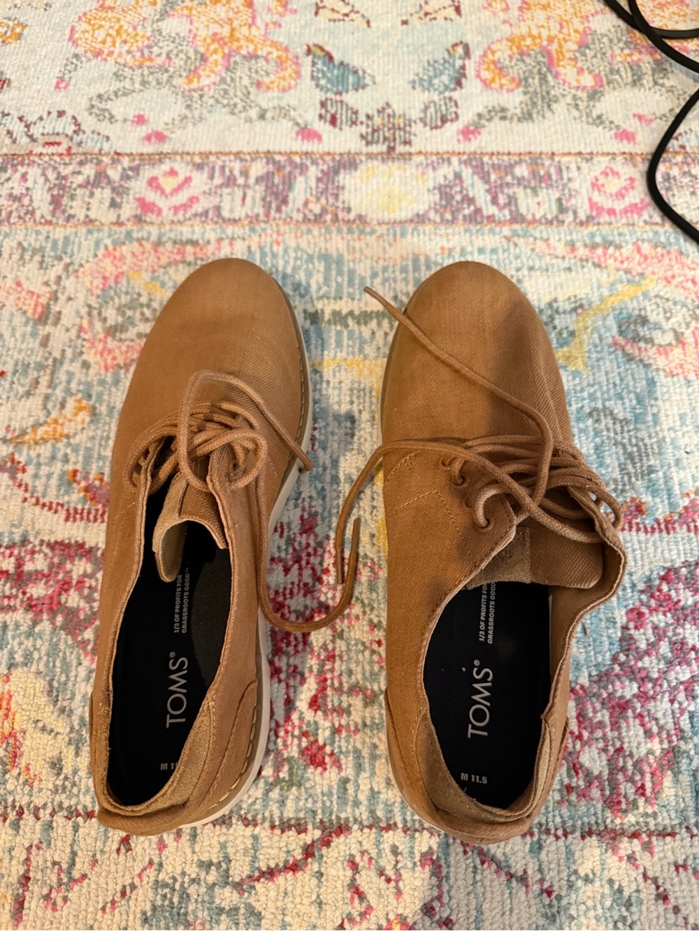 TOMS men’s Casual Lace-Up Sneakers in Tan
